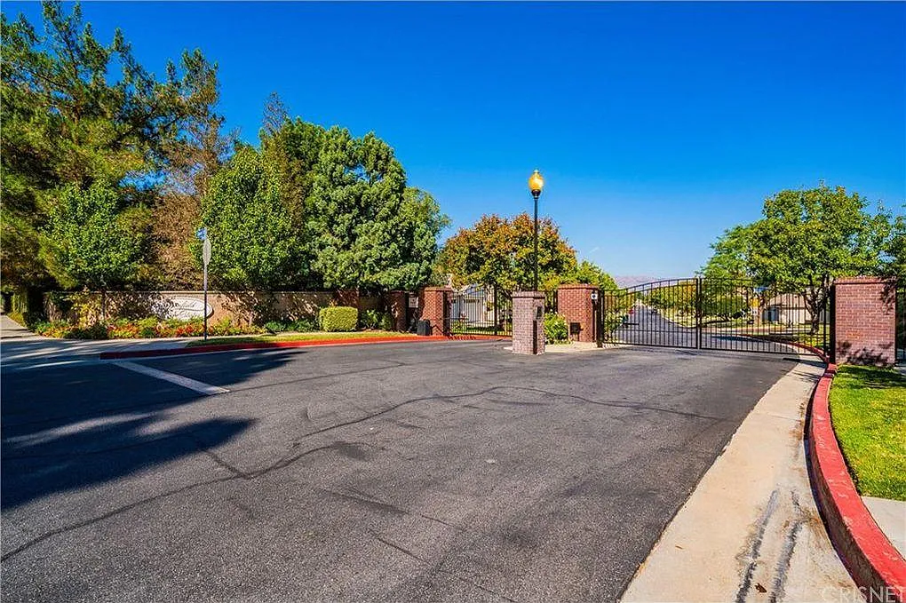 5 bed, 3100 sqft, $7,500 — Photo 3