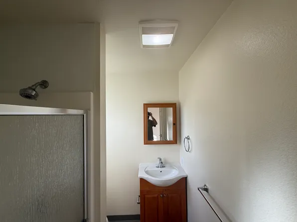 1293 Clover Dr APT C, Santa Rosa, CA 95401