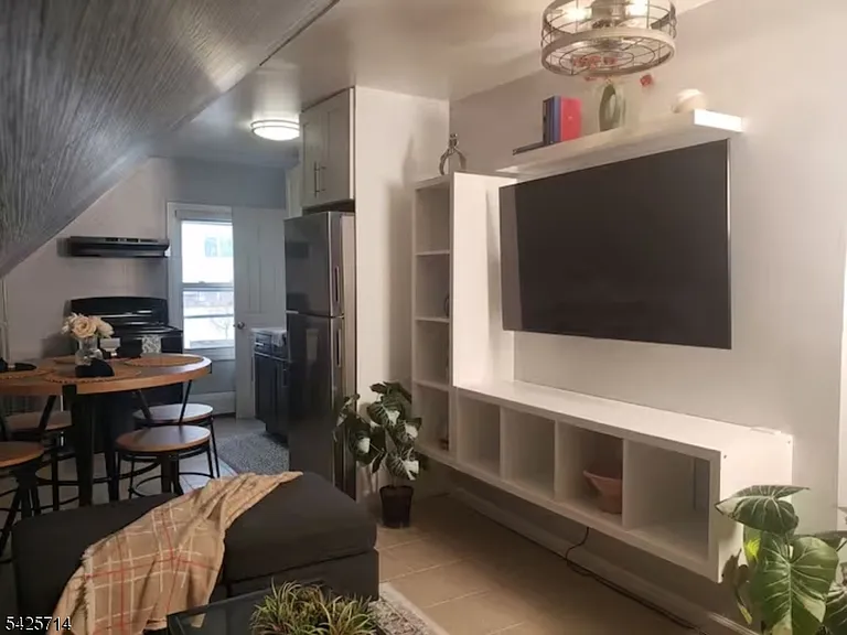 187 Milford Ave #3 — Photo 33