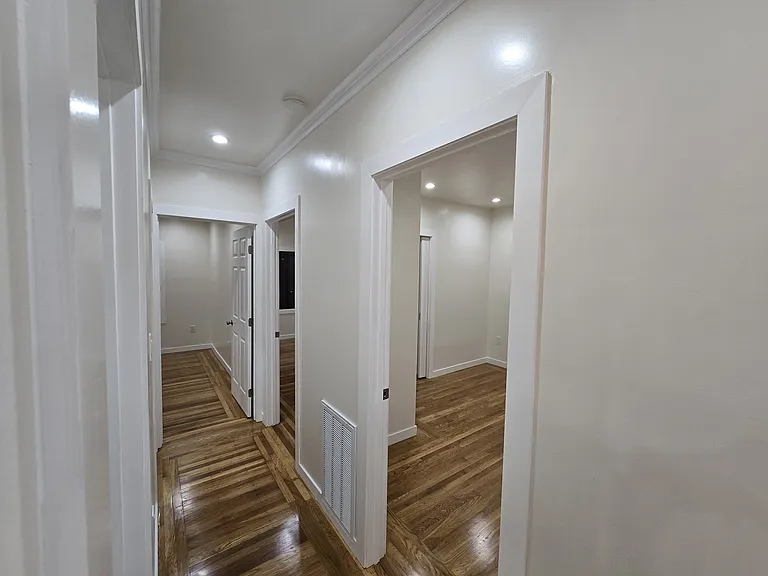 343 Justin Dr — Photo 8