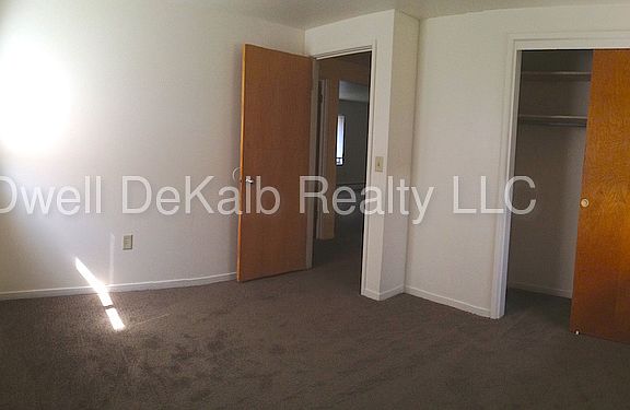 5th image of 814 W Hillcrest Dr APT E