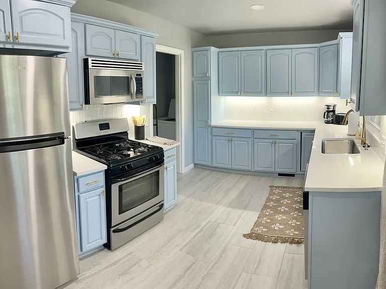 810 W Moore Ave — Photo 1