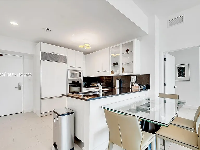 6799 Collins Ave #312 — Photo 5