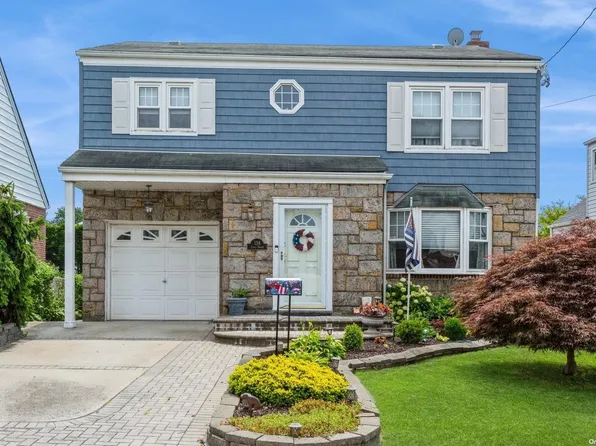 136 Lewis Street, Valley Stream, NY 11580