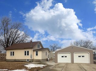 102 1st Ave NE, Dodge Center, MN 55927