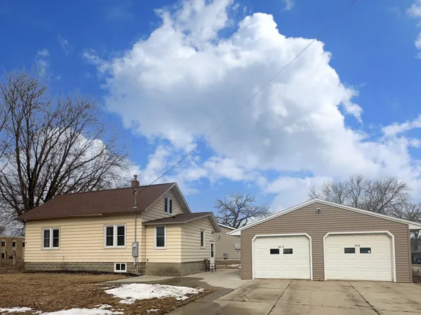 102 1st Ave NE, Dodge Center, MN 55927