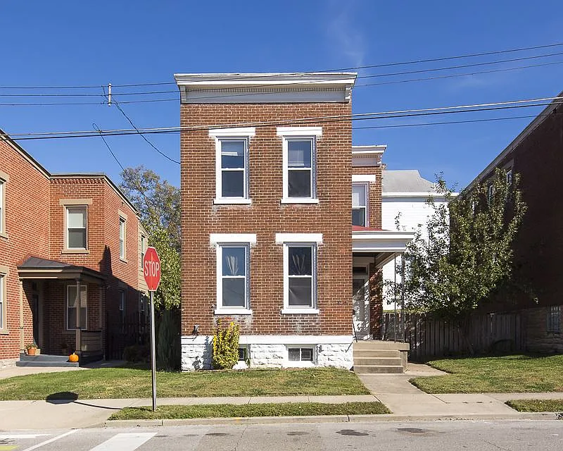 52 Parkview Ave photo 1