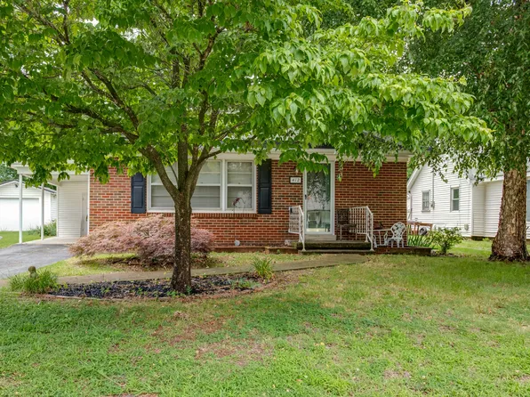 412 4th St, Lawrenceburg, TN 38464