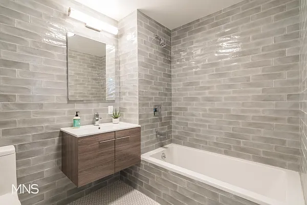 Rented by MNS Marketing | media 4