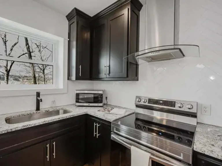 Crest Dr — Photo 17