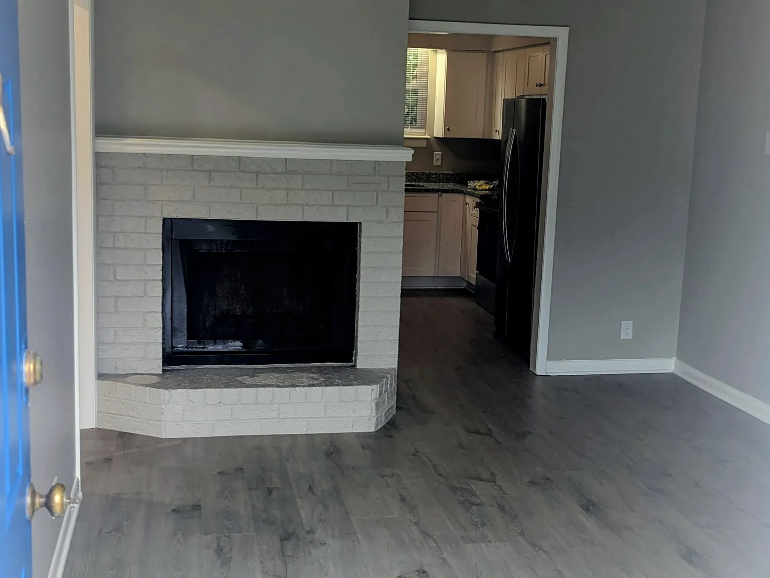 2 bed, 770 sqft, $1,300 — Photo 2