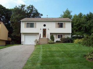 104 Canonchet Trl, Cranston, RI 02921
