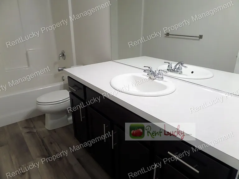 2816 Laurel Loop — Photo 17