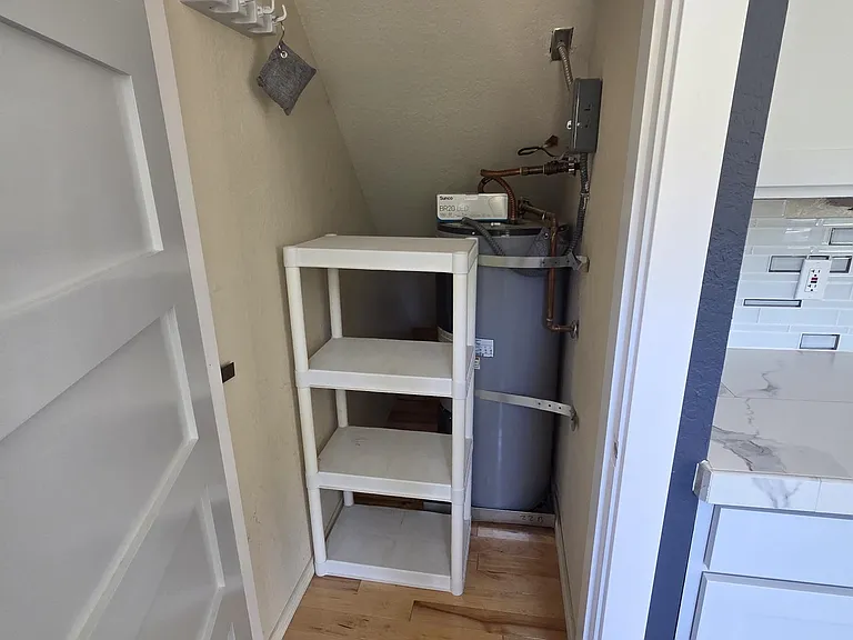 Kitchen closet