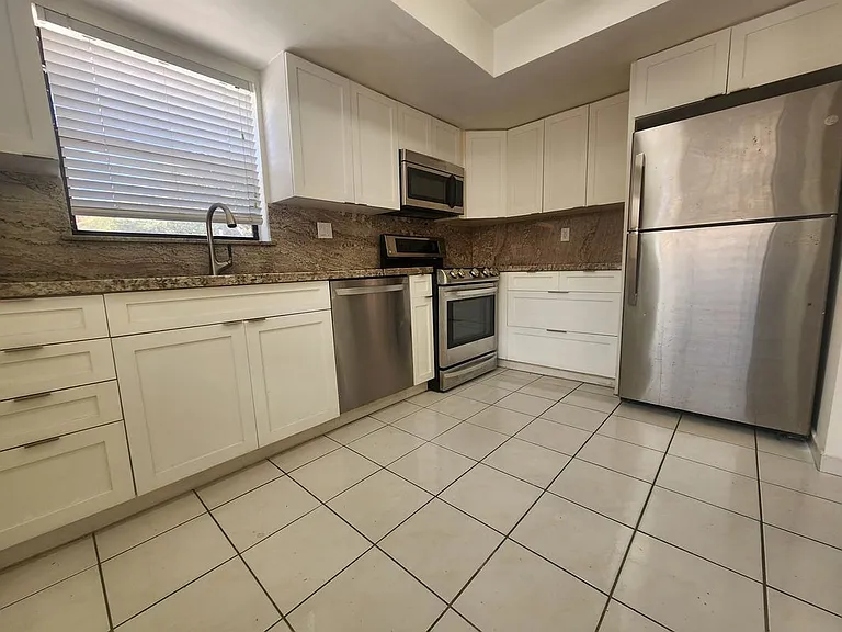 11810 SW 80th St #216 — Photo 8