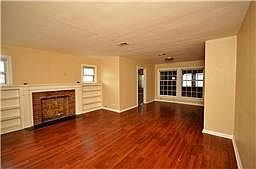 5th image of 2052 Cortlandt St
