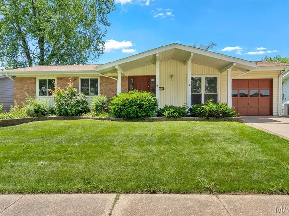 1366 Springhurst Dr, Florissant, MO 63031