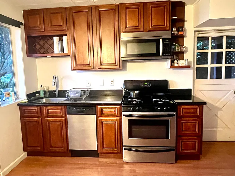 550 Sausalito Blvd #C — Photo 12