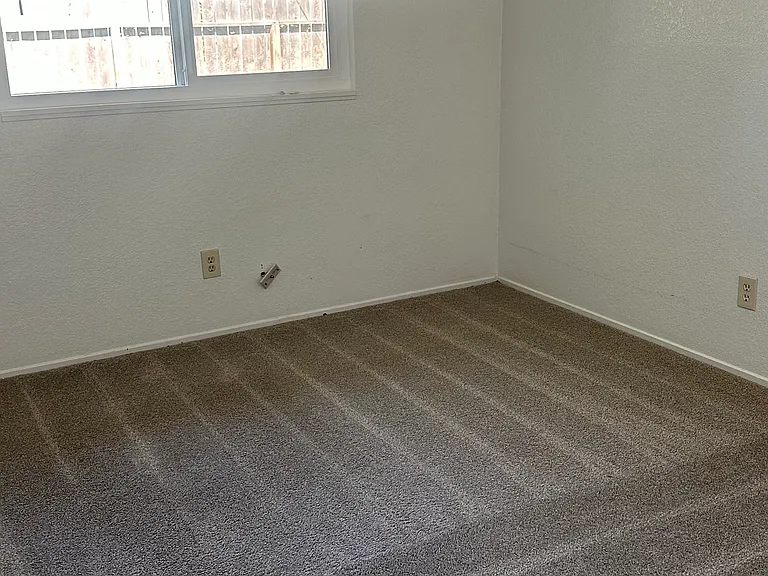 5000 San Francisco Blvd — Photo 15