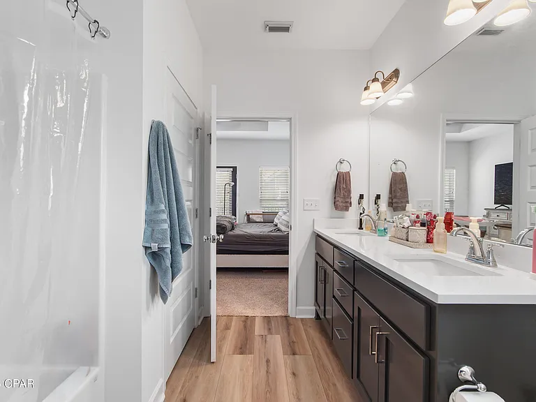 309 Raven Ln — Photo 17