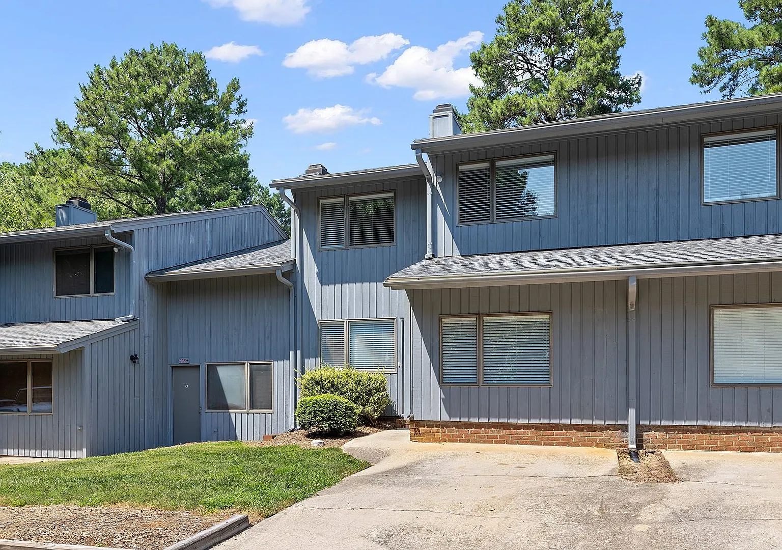*4bd / 3ba Townhome near Downtown Raleigh* — Photo 3