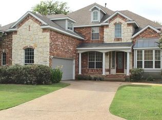 527 Winding Forest Dr, Grand Prairie, TX 75052