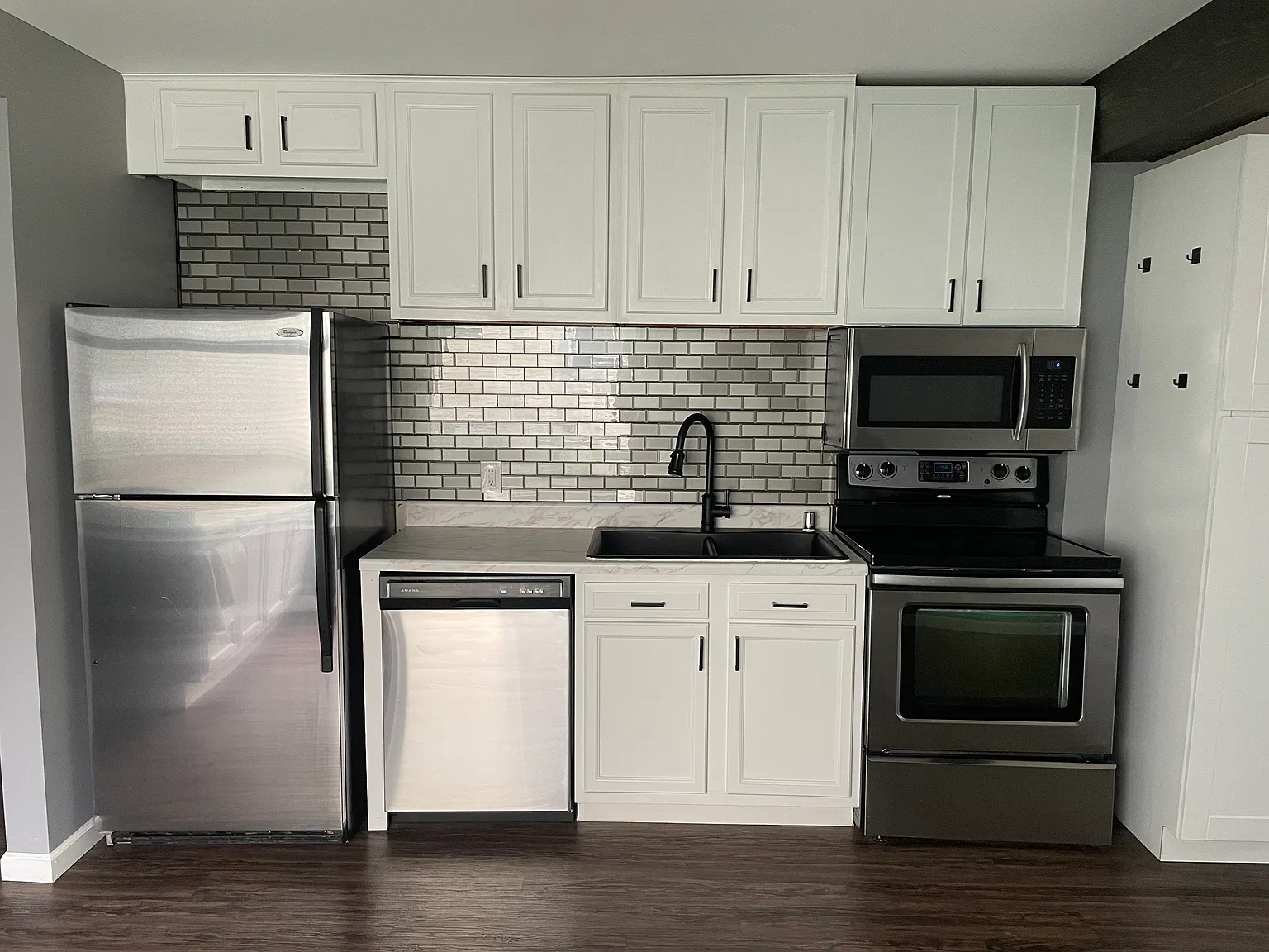 3 bed, 1.5 bath, 1000 sqft, $1,700 — Photo 2