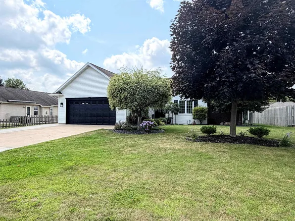1220 Stillmeadow Ln, Menasha, WI 54952