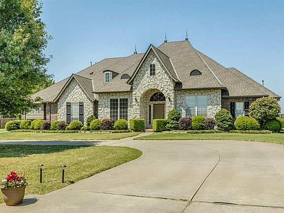 2nd image of 15315 Coral Creek Ln