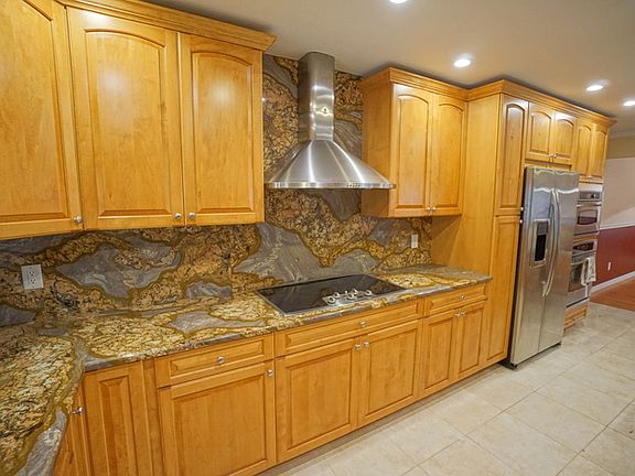 3rd image of 15903 Dover Cliffe Dr
