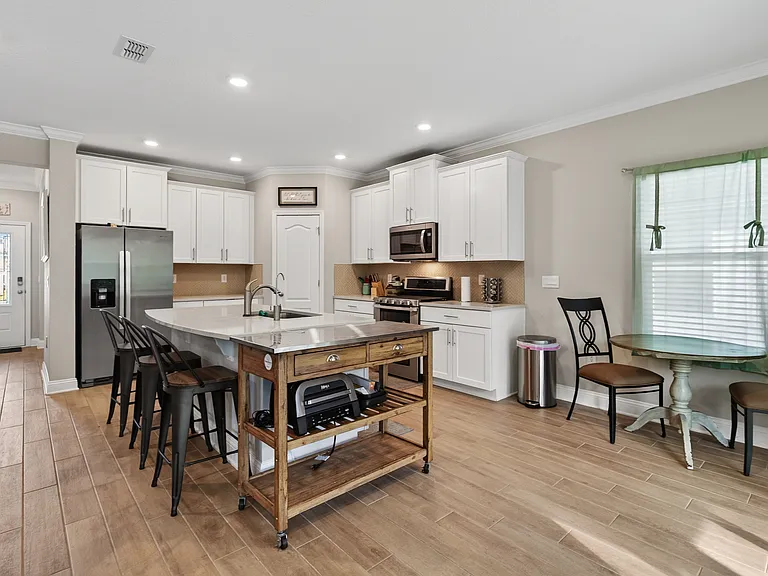 86 Zancara St — Photo 11