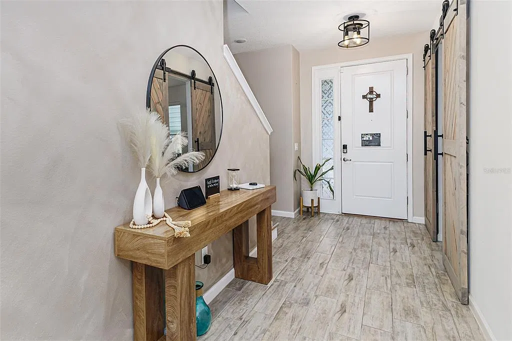4 bed, 3.0 bath, 2424 sqft, $3,000 — Photo 2