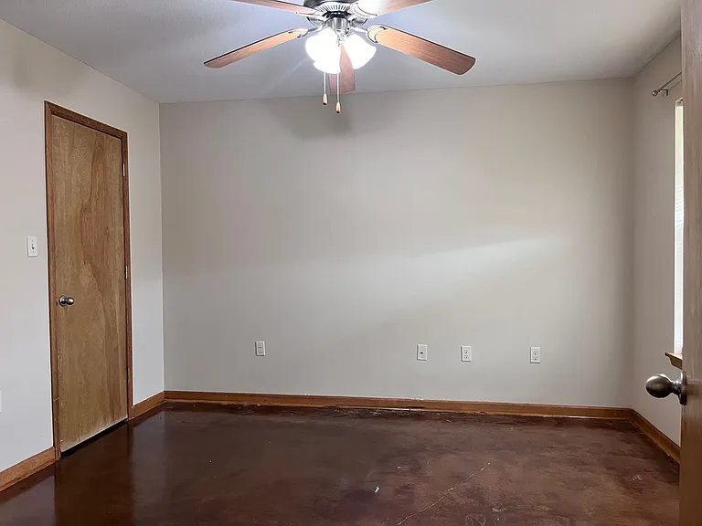 4440 Brown St — Photo 5