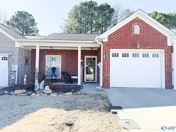 316 Santana Dr, Athens, AL 35611
