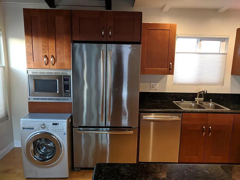 141 Corona Ave — Photo 3