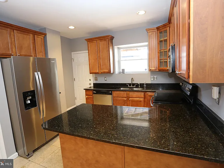 524 S Bouldin St — Photo 5