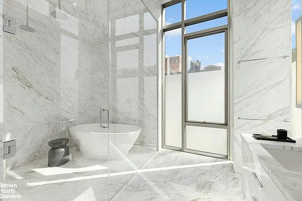 Bathroom, photo 2
