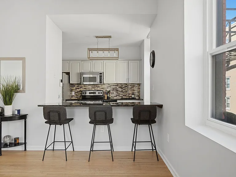 818 Jefferson St #3C — Photo 6