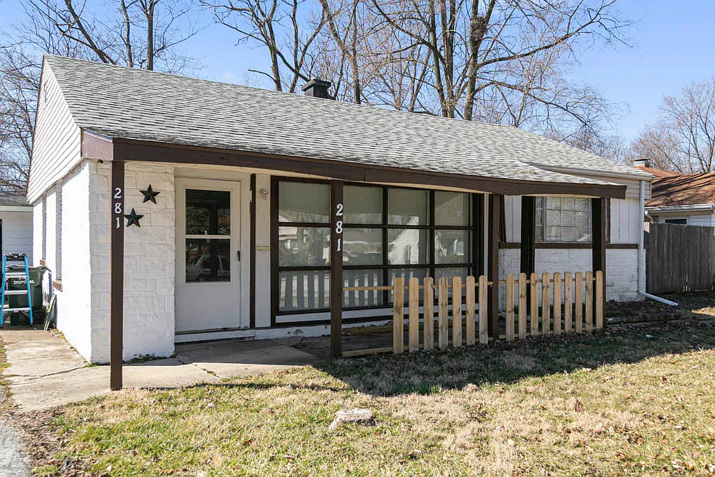 281 Minocqua St photo 1