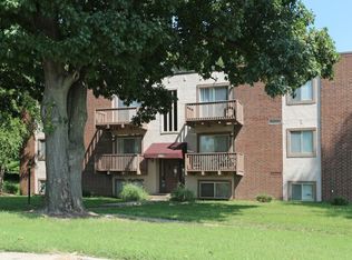 9801 Locust St APT 202, Kansas City, MO 64131