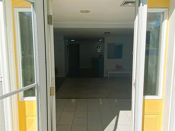 5th image of 5821 Daniel St
