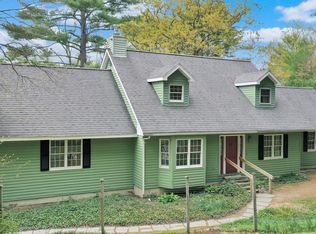 132 Meath Ln, Dingmans Ferry, PA 18328