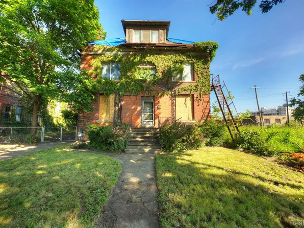 443 E Edsel Ford Fwy, Detroit, MI 48202