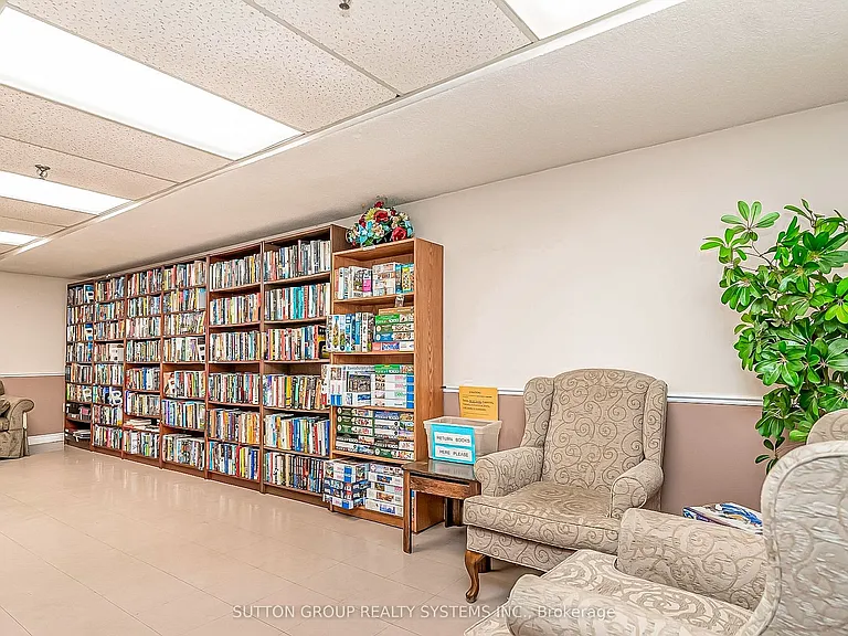 20 Cherrytree Dr #802 — Photo 35