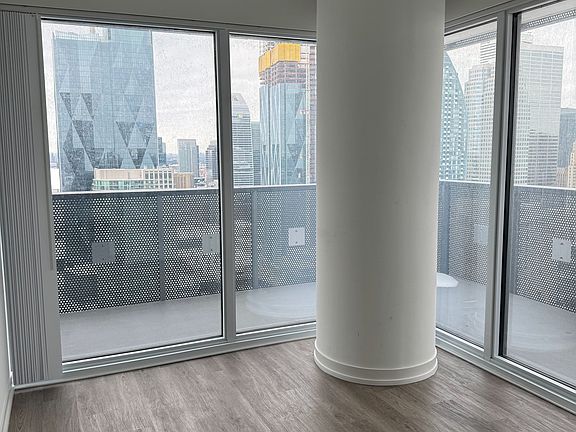 2nd image of 55 Cooper St #4701