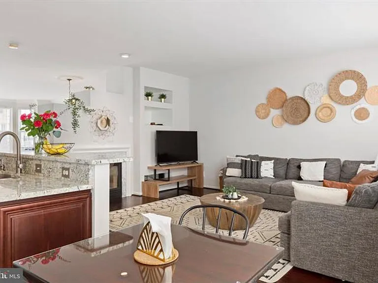 13340 Colchester Ferry Pl — Photo 4