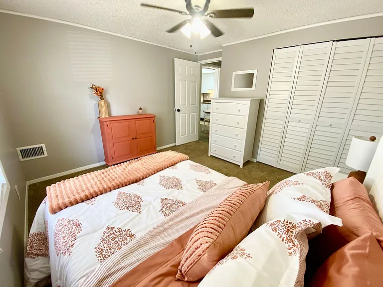 Bentwood Apartments — Photo 31