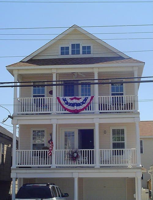 1st image of 945 Bay Ave