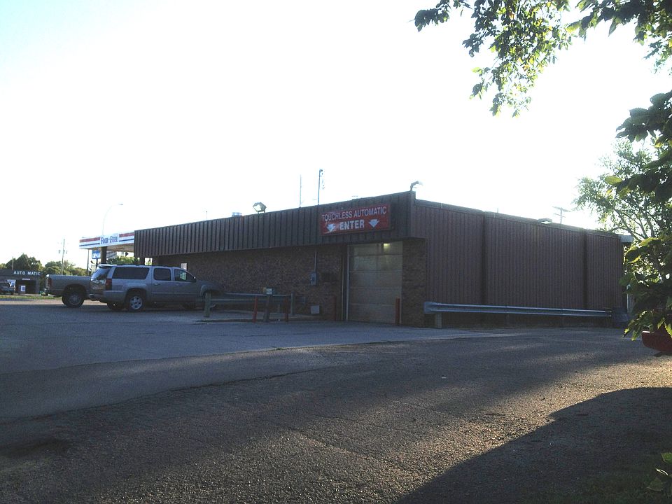 2nd image of 632 N 7th St