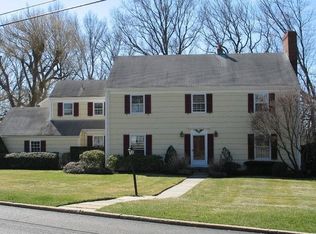 15 Carriage House Ln, Mamaroneck, NY 10543